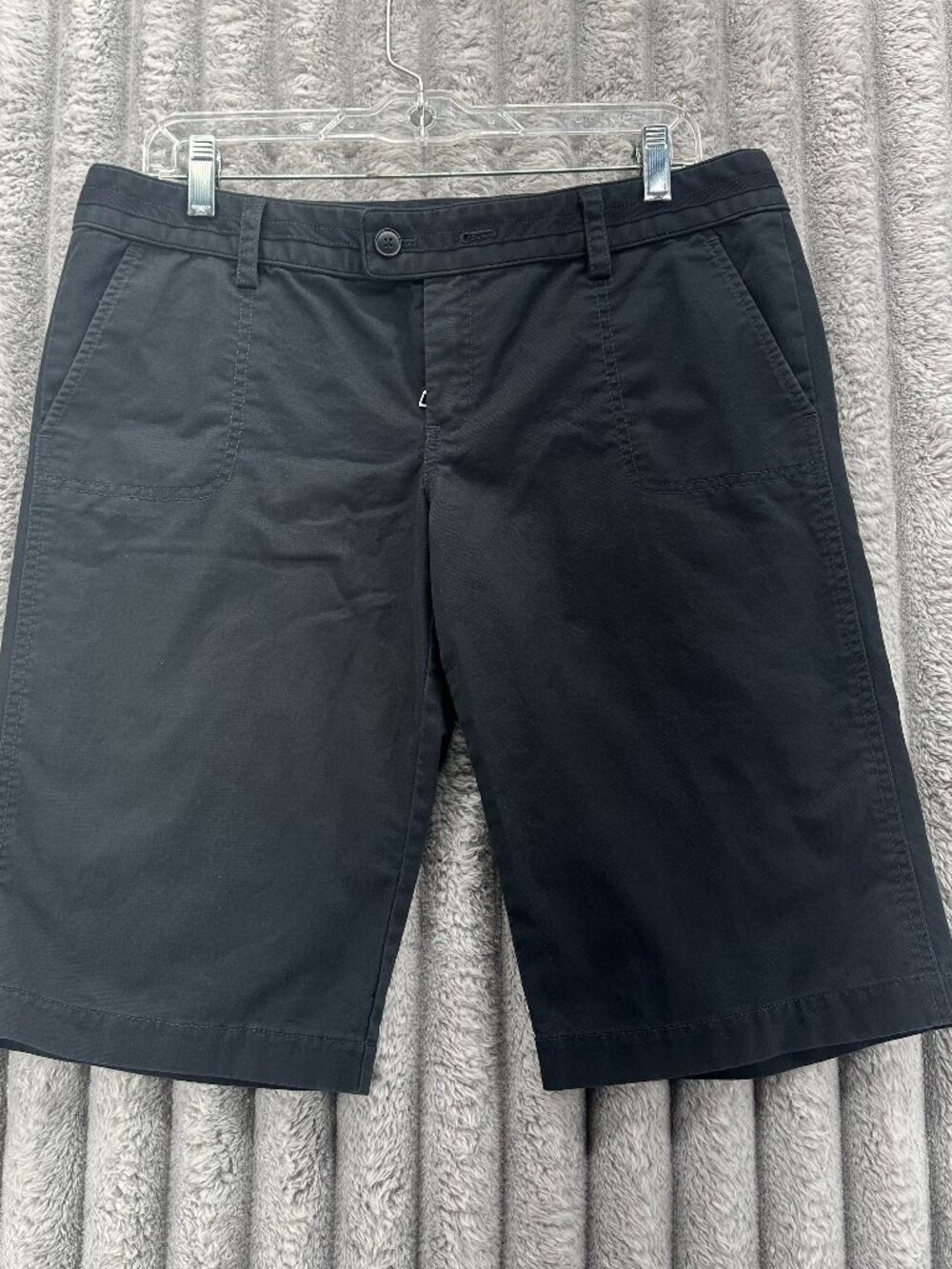 Juicy Couture Long Bermuda Shorts Women's 10 Black Flat Front 4 Pocket Walking